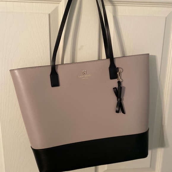 kate spade Handbags - Kate Spade Tote